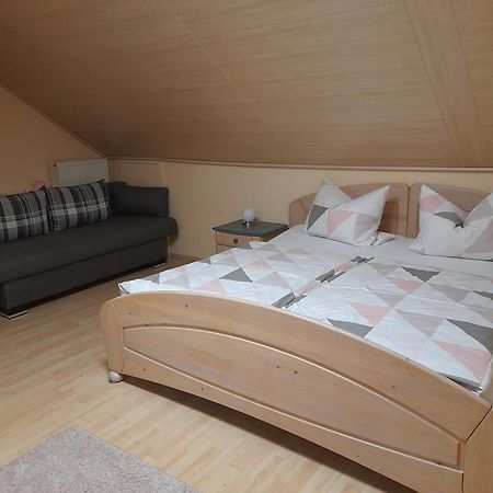 Haus Rossner Lejlighed Nemmersdorf Eksteriør billede